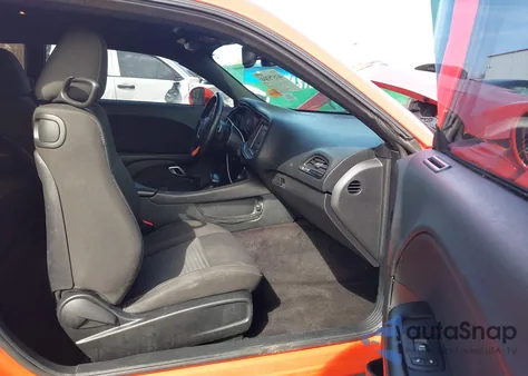 2016 Dodge Challenger Sxt z USA, uszkodzony, nr VIN 2C3CDZAG6GH351975